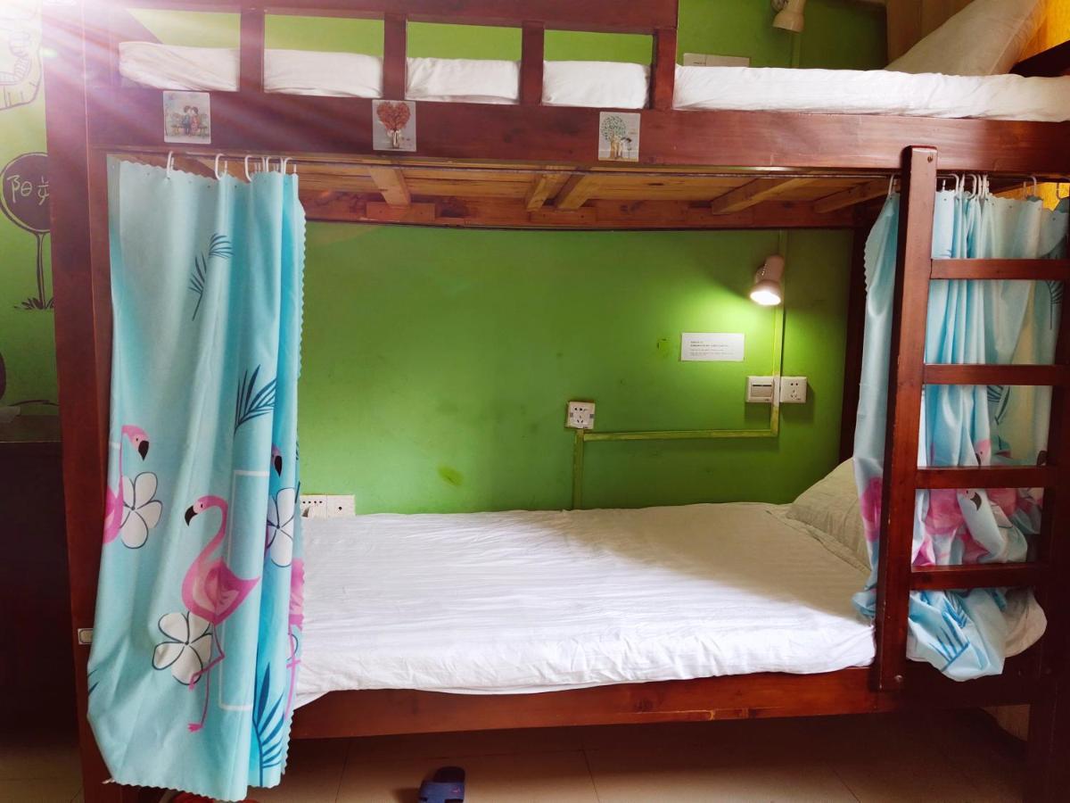 Yangshuo How Flowers Hostel エクステリア 写真