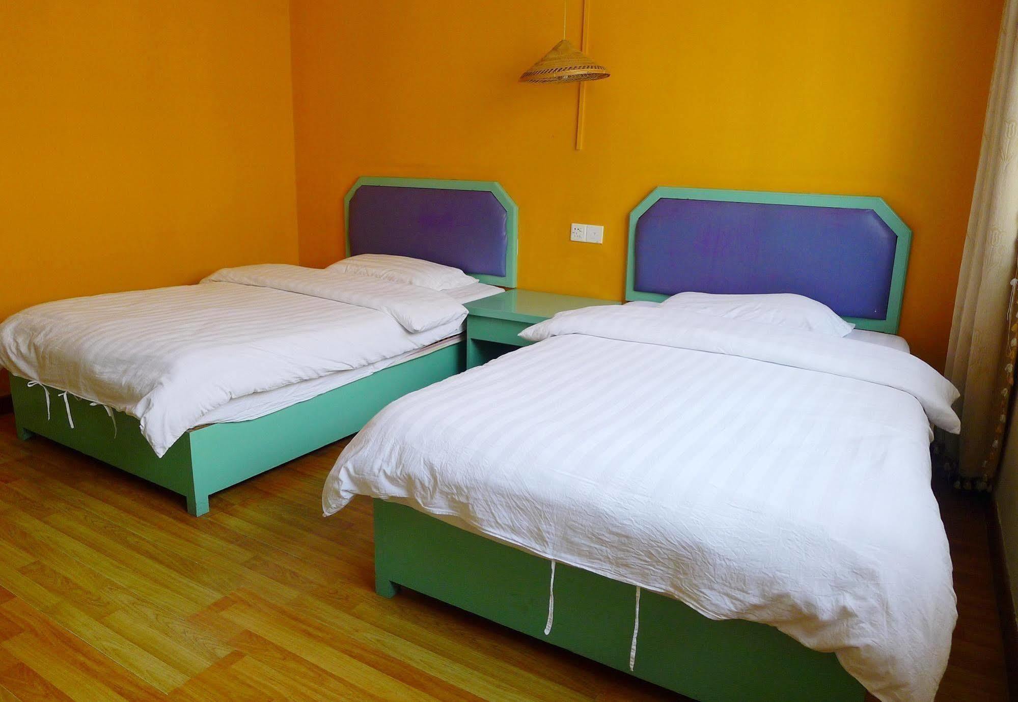 Yangshuo How Flowers Hostel エクステリア 写真